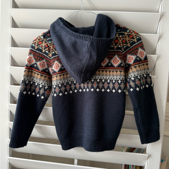 Assorted Sweaters and Jackets Collection - Picture 14 of 14